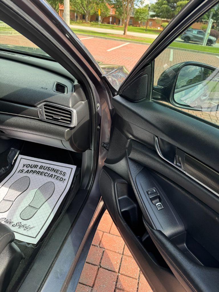 2020 Honda Accord - $18,995