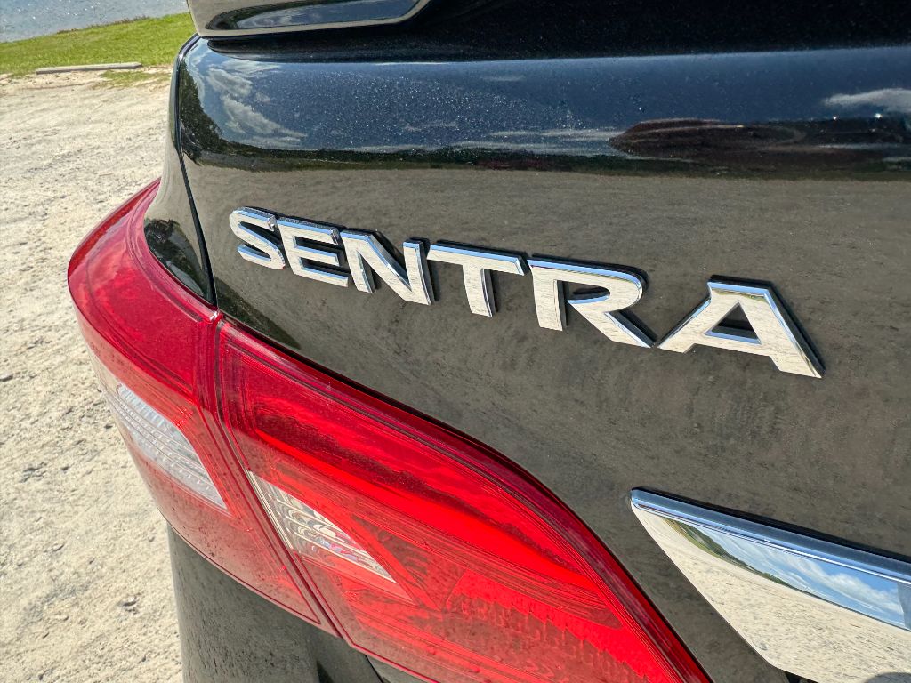 2019 Nissan Sentra SR photo