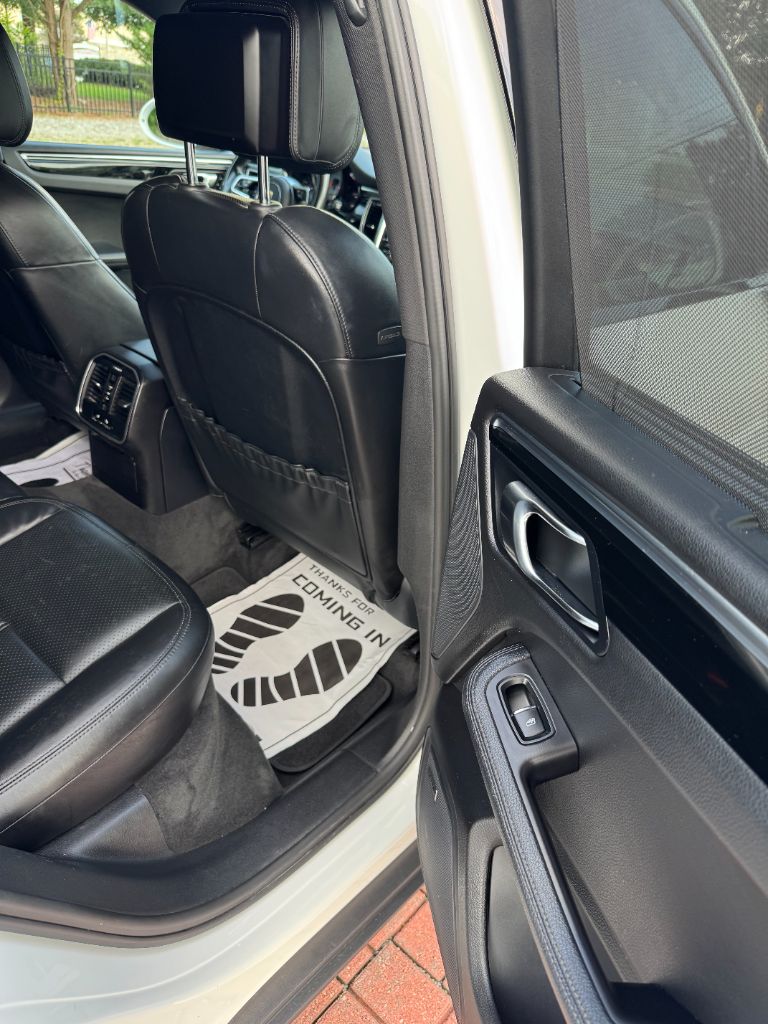 2016 Porsche Macan - $16,995