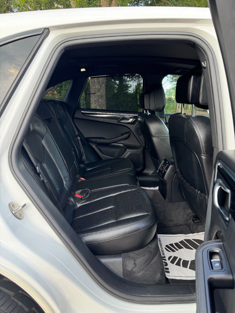2016 Porsche Macan - $16,995