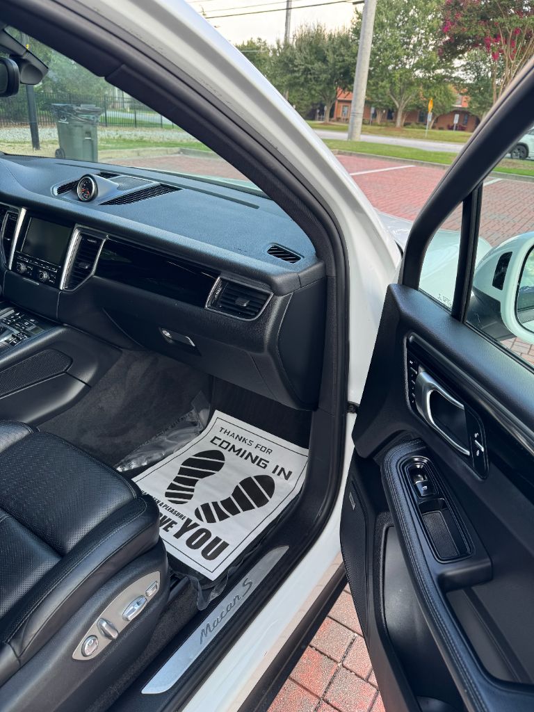 2016 Porsche Macan - $16,995