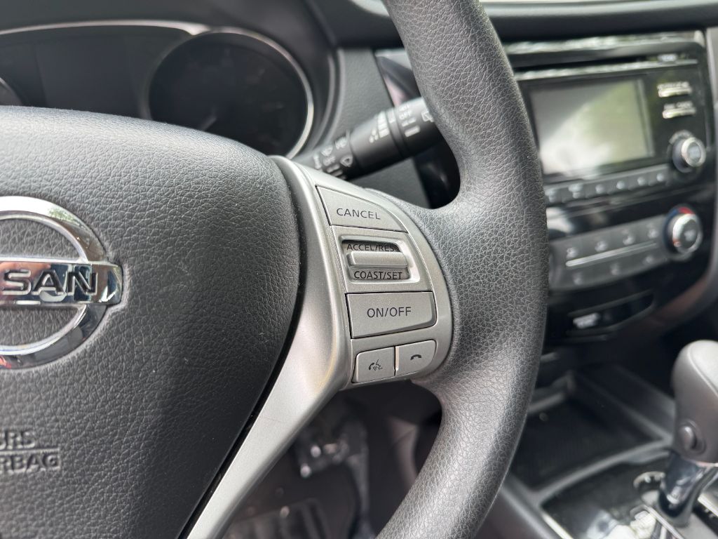 2015 Nissan Rogue S photo