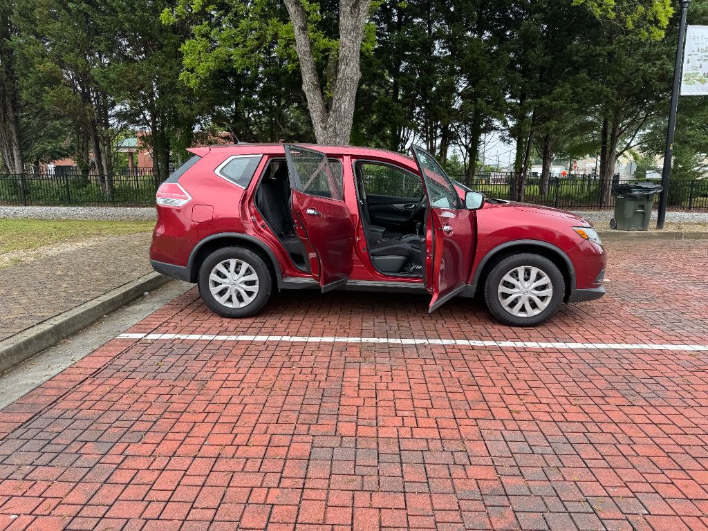 2015 Nissan Rogue S photo