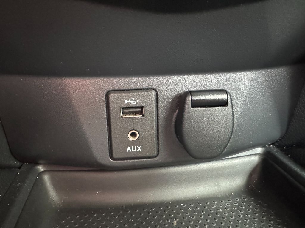 2016 Nissan Rogue S photo