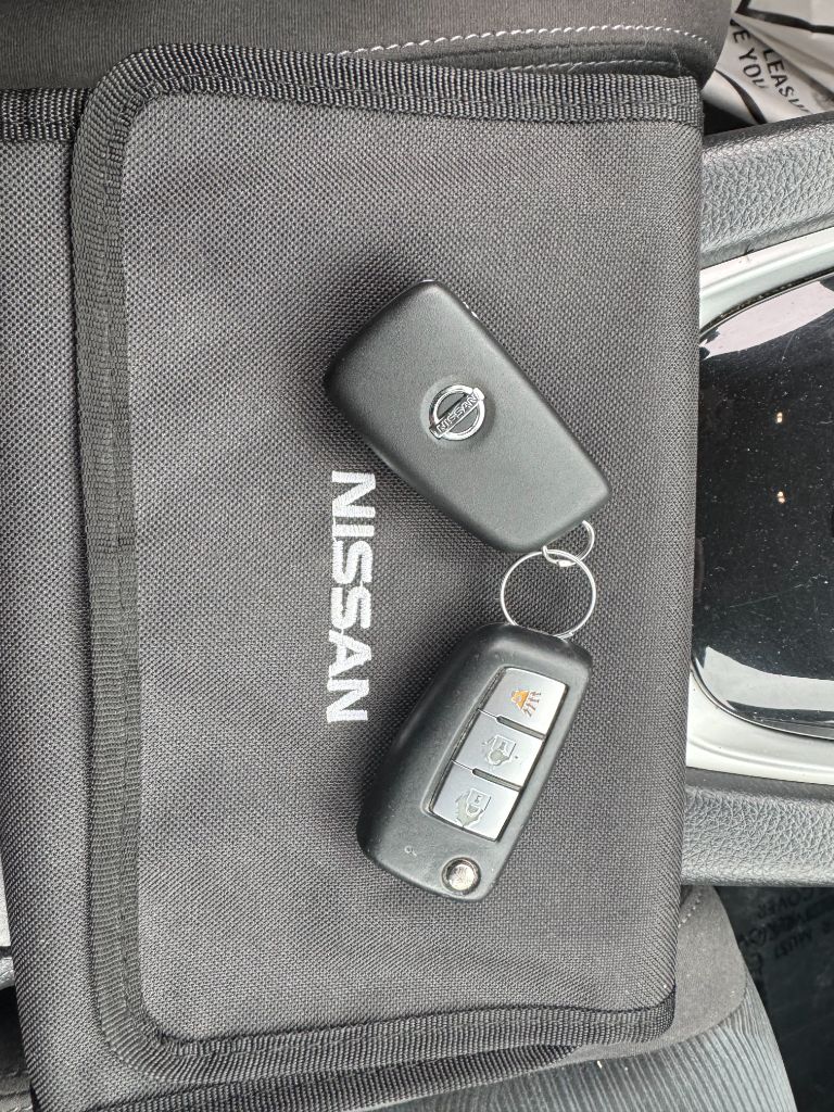 2016 Nissan Rogue S photo