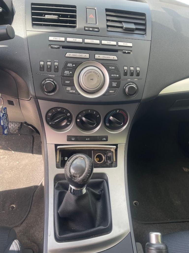 2011 MAZDA MAZDA3