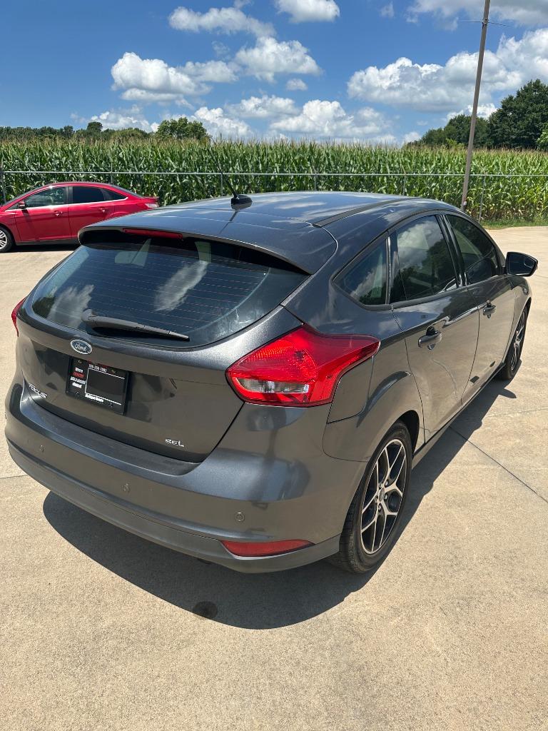 2018 Ford Focus SEL photo
