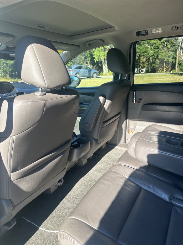2015 Honda Odyssey - $9,995