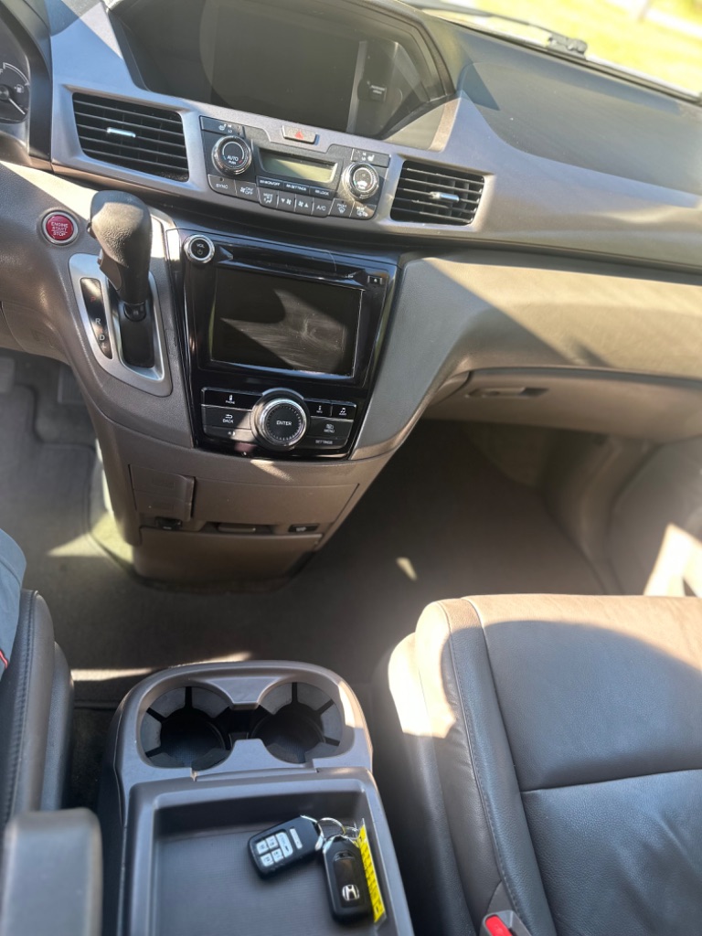 2015 Honda Odyssey - $9,995