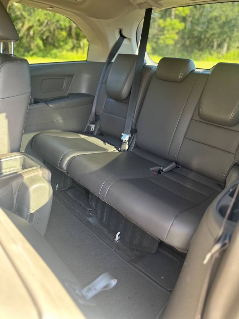 2015 Honda Odyssey - $9,995