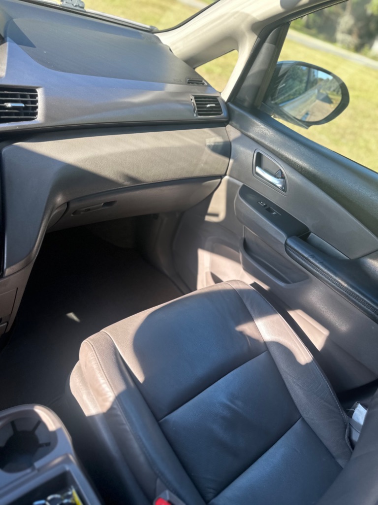 2015 Honda Odyssey - $9,995