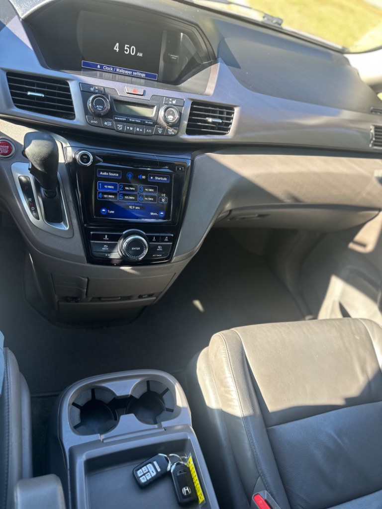 2015 Honda Odyssey - $9,995