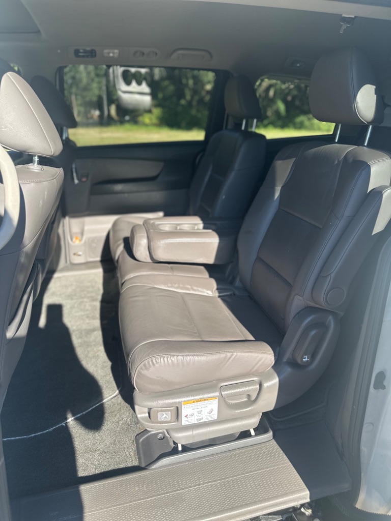2015 Honda Odyssey - $9,995