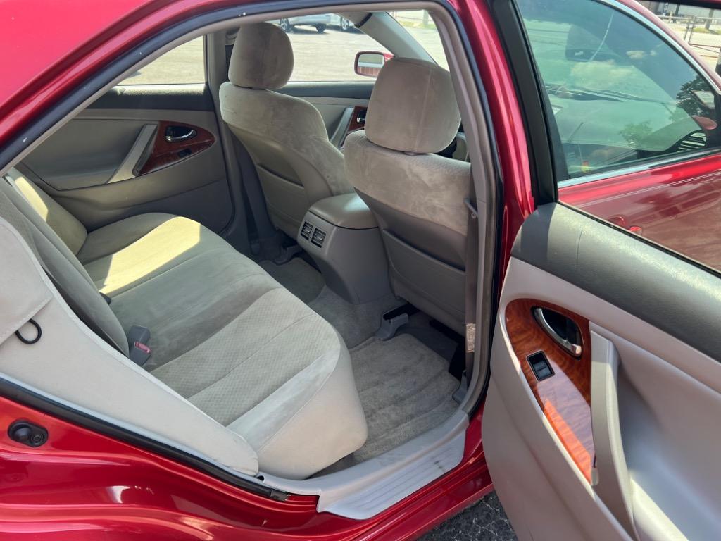 2009 Toyota Camry LE V6 photo