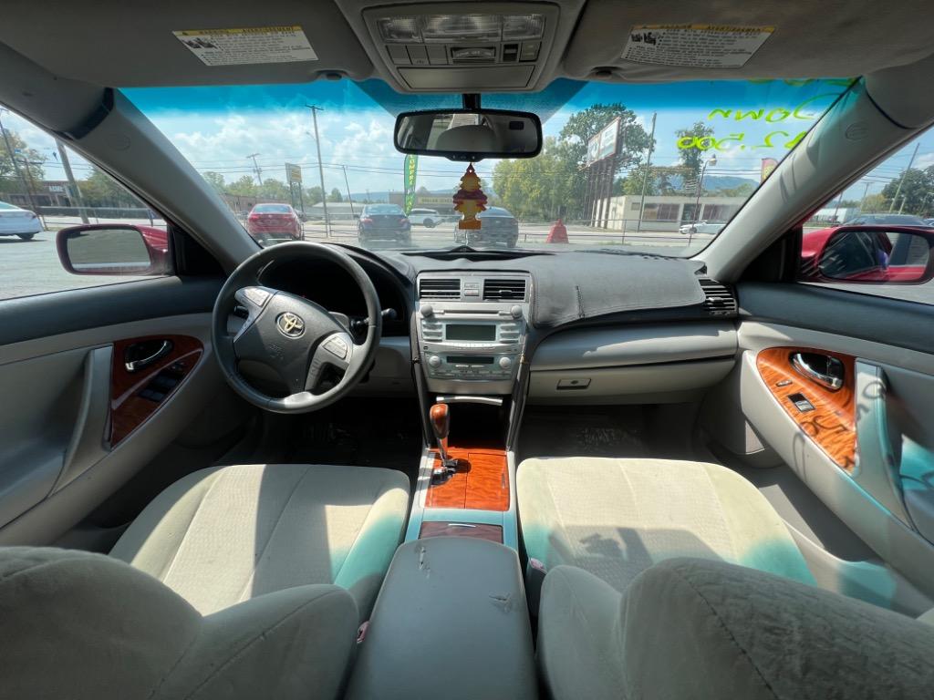 2009 Toyota Camry LE V6 photo