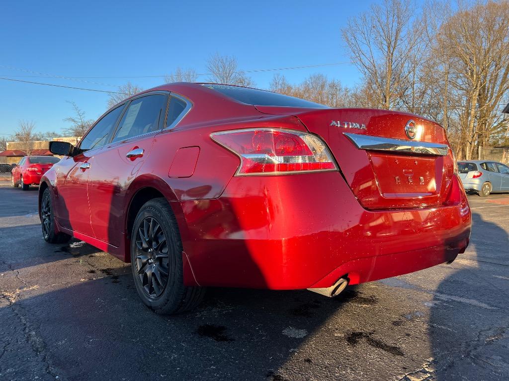 2015 Nissan Altima S photo