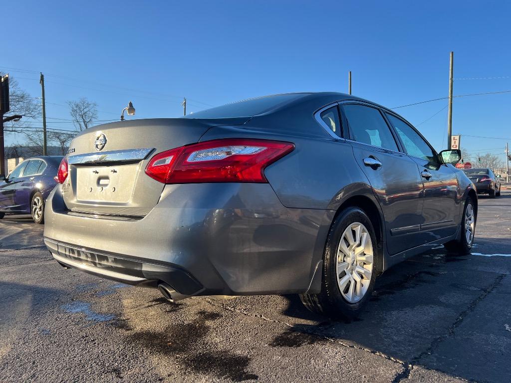 2017 Nissan Altima S photo