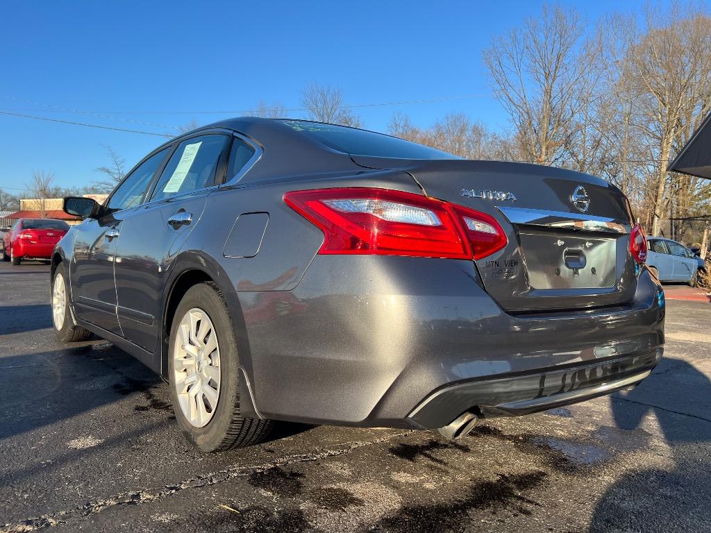 2017 Nissan Altima S photo