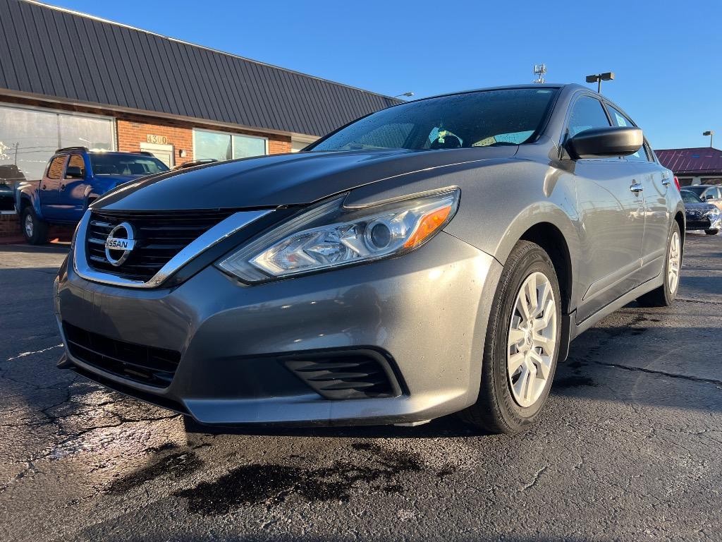 2017 Nissan Altima S photo