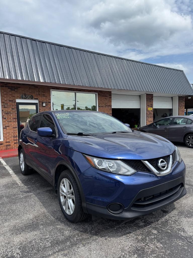 2018 Nissan Rogue Sport S photo