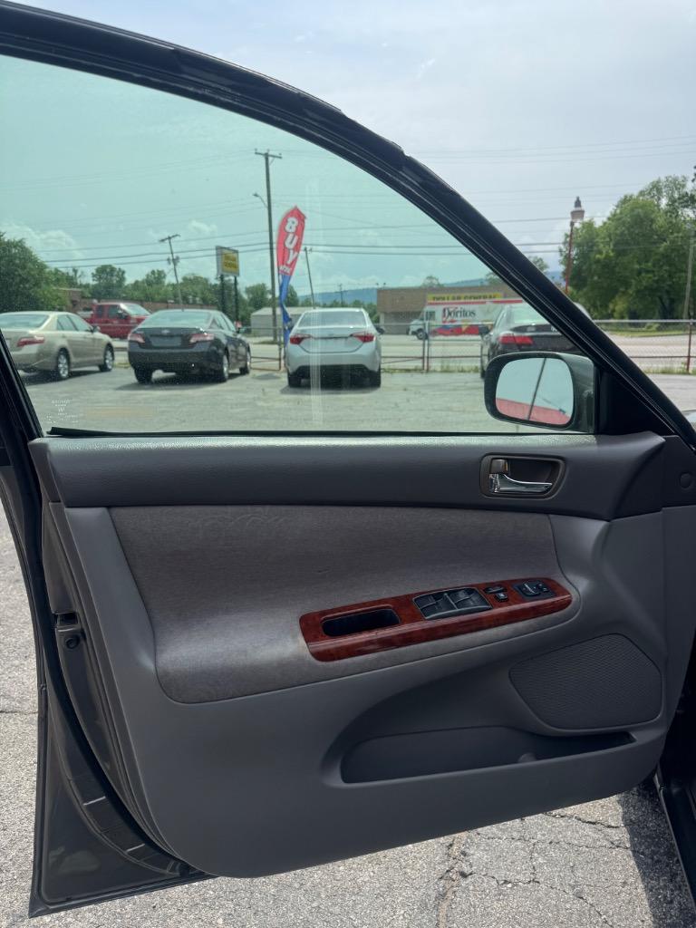 2002 Toyota Camry SE photo