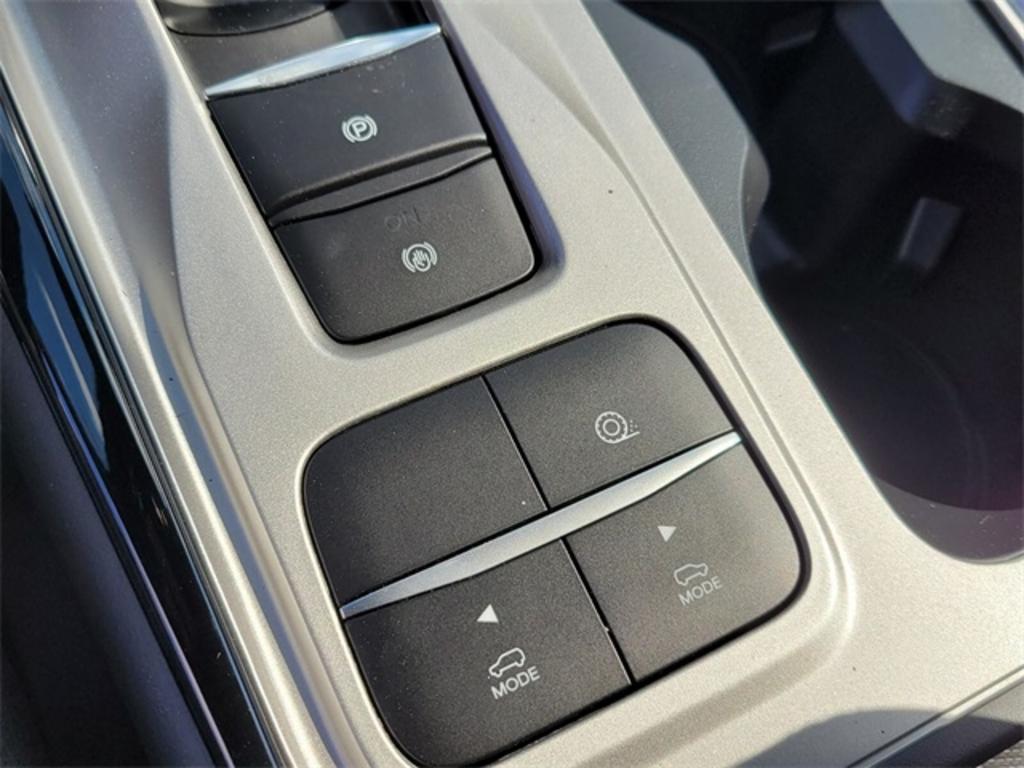 2023 Ford Explorer ST-Line photo