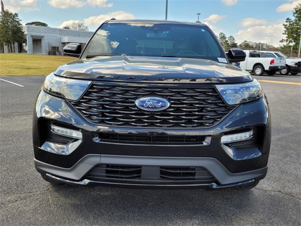 2023 Ford Explorer ST-Line photo
