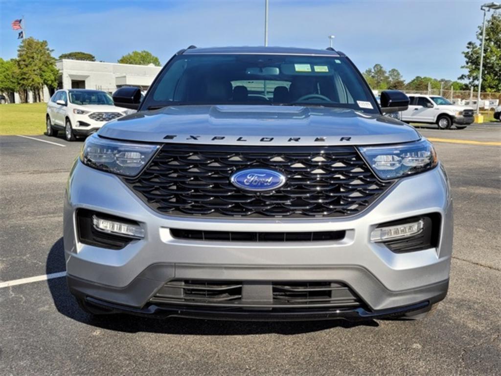 2023 Ford Explorer ST-Line photo
