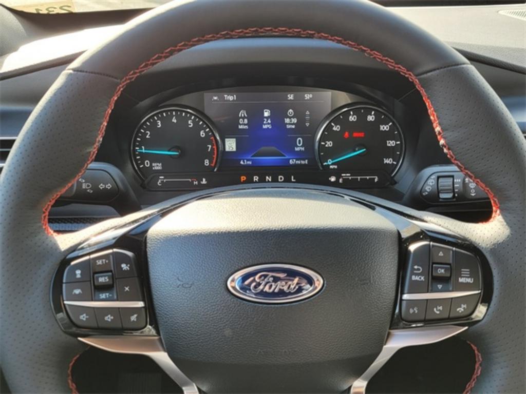 2023 Ford Explorer ST-Line photo