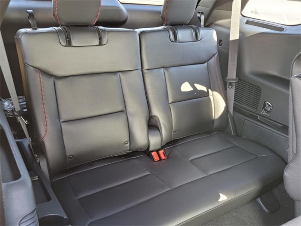 2023 Ford Explorer ST-Line photo