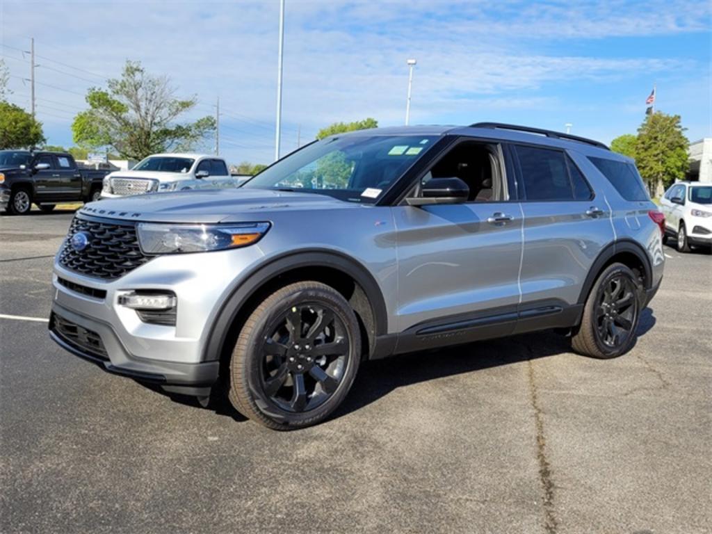 2023 Ford Explorer ST-Line photo
