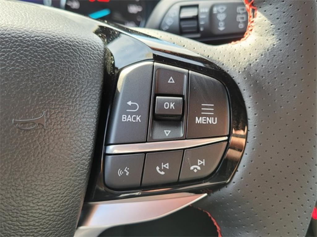 2023 Ford Explorer ST-Line photo