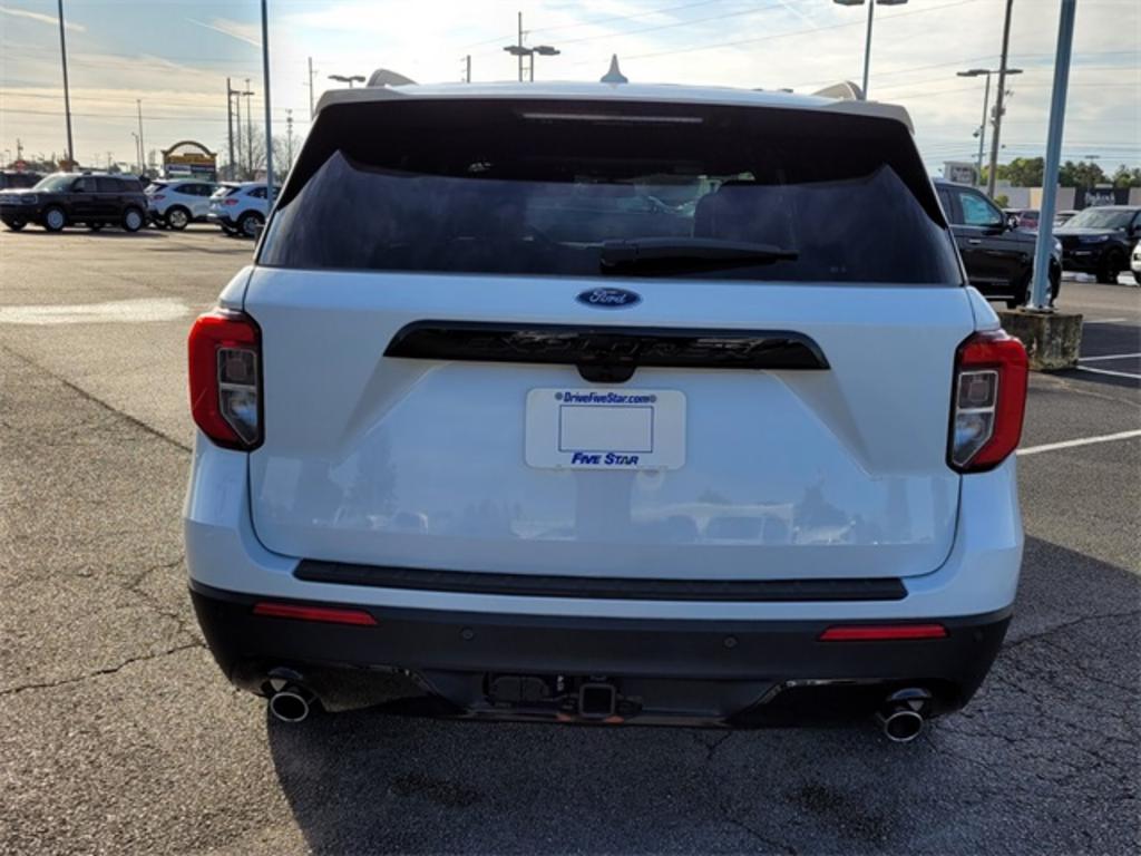 2023 Ford Explorer ST-Line photo