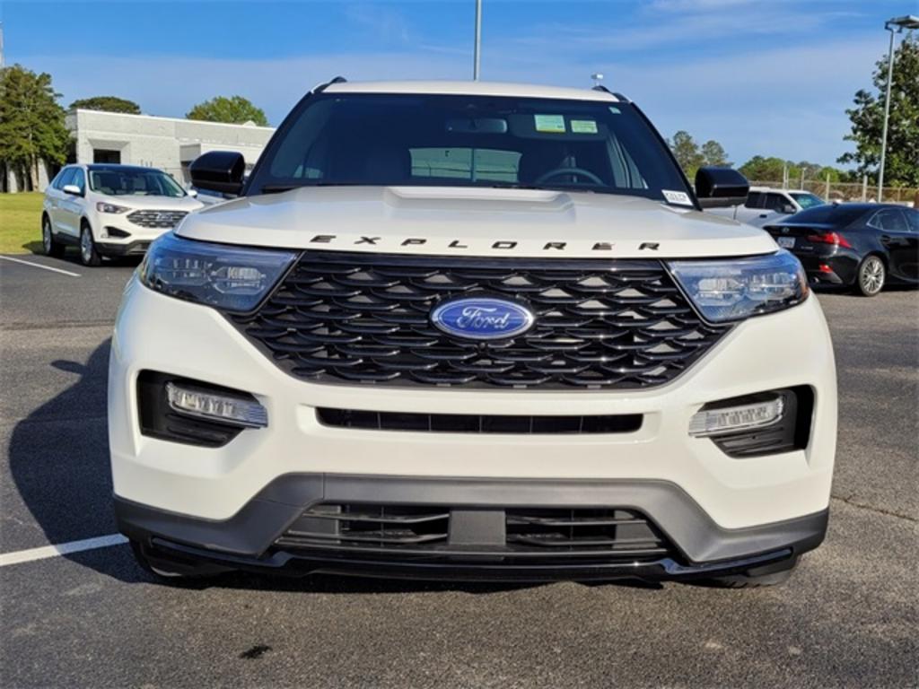 2023 Ford Explorer ST-Line photo