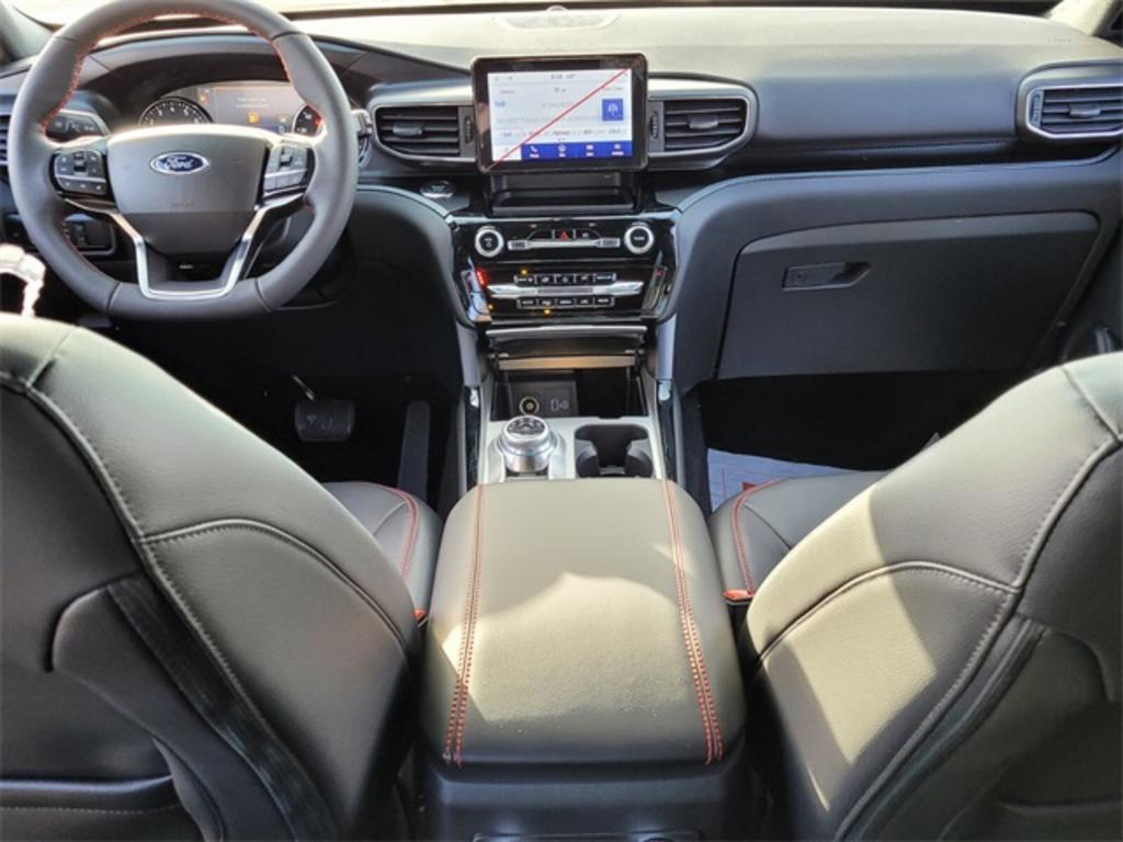 2023 Ford Explorer ST-Line photo