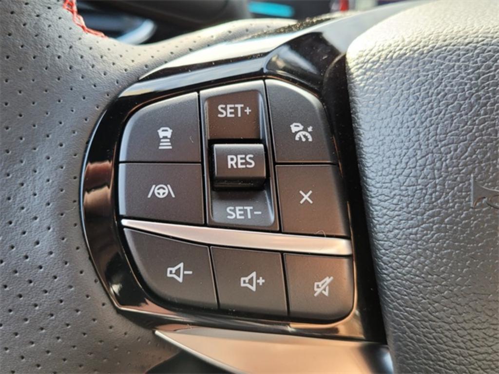 2023 Ford Explorer ST-Line photo
