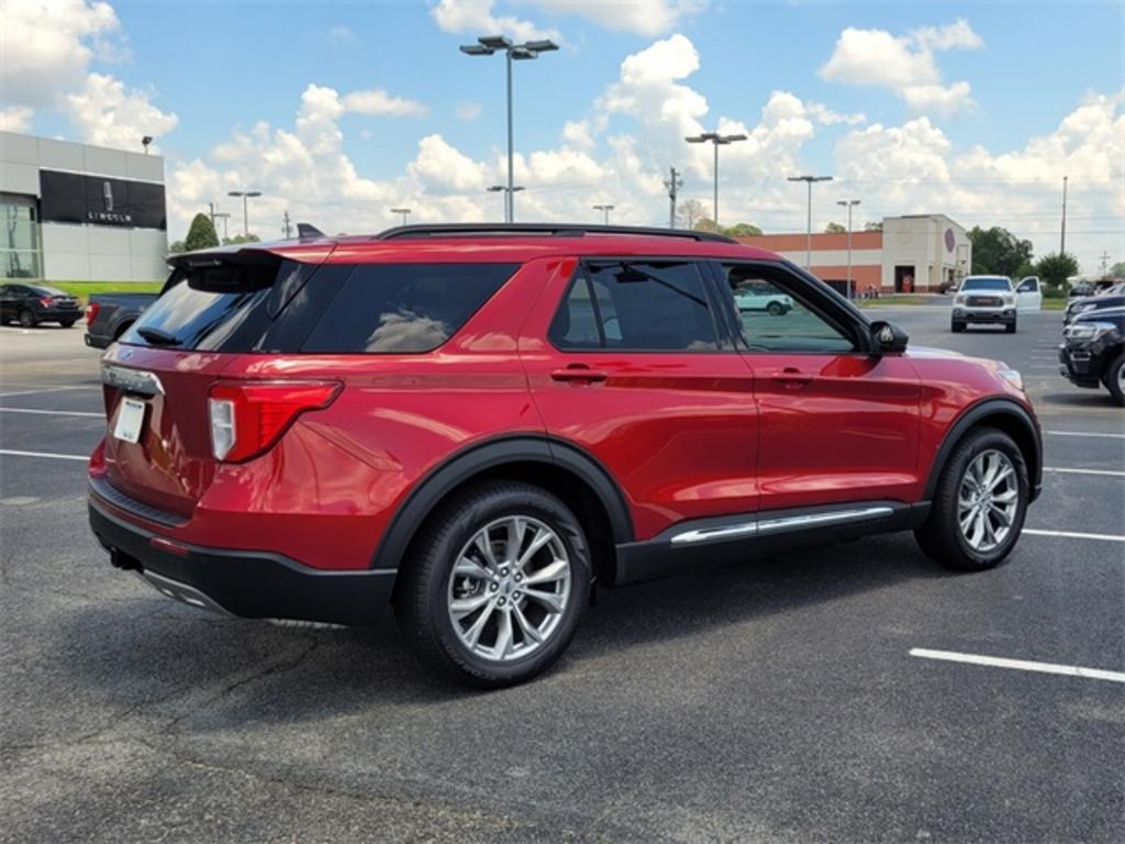 2023 Ford Explorer XLT photo