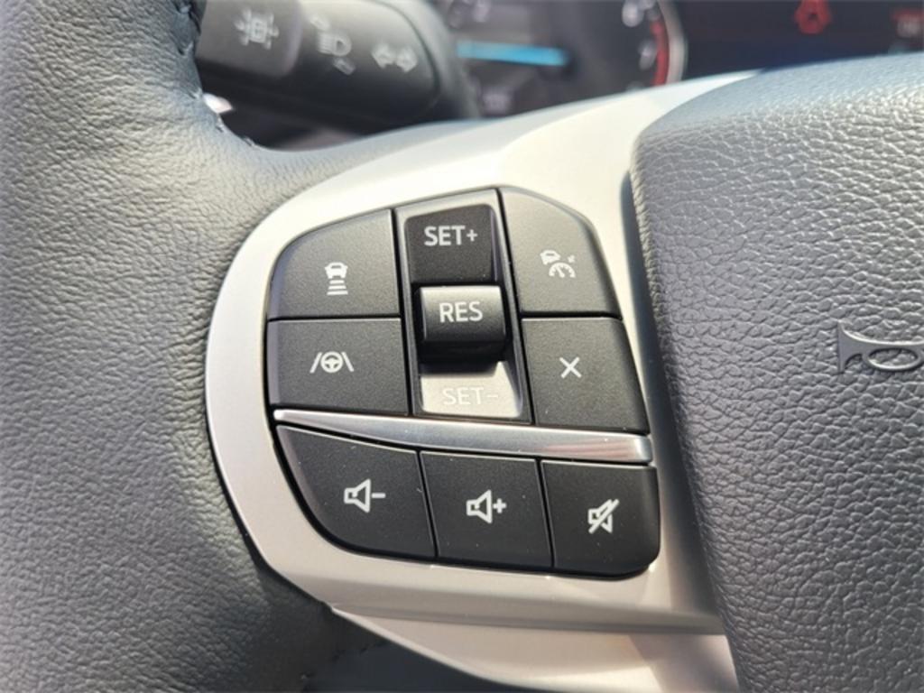 2023 Ford Explorer XLT photo