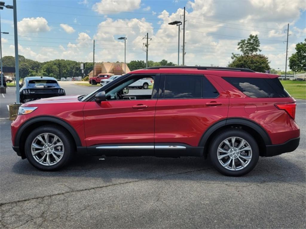 2023 Ford Explorer XLT photo