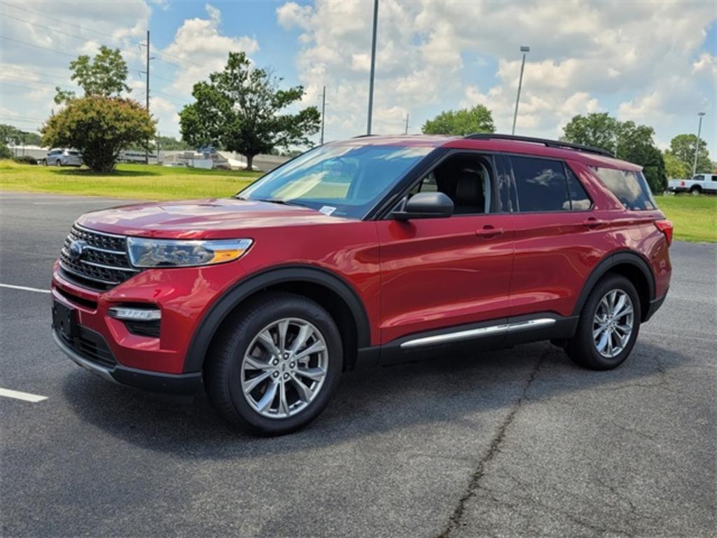 2023 Ford Explorer XLT photo