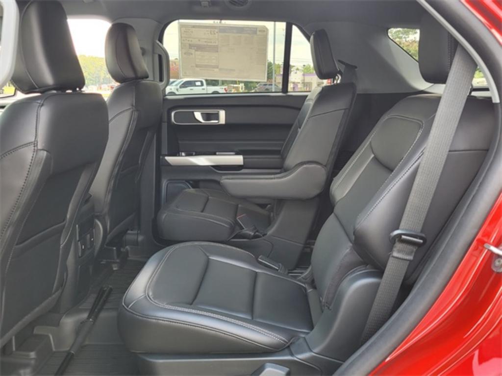 2023 Ford Explorer XLT photo