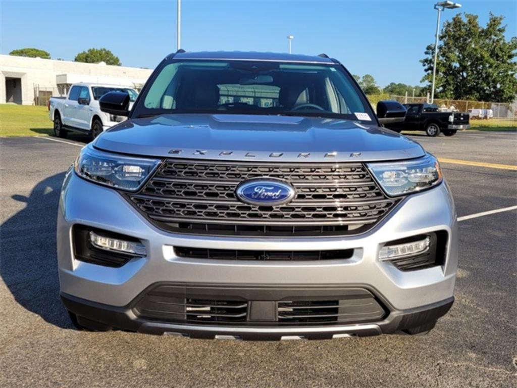 2023 Ford Explorer XLT photo