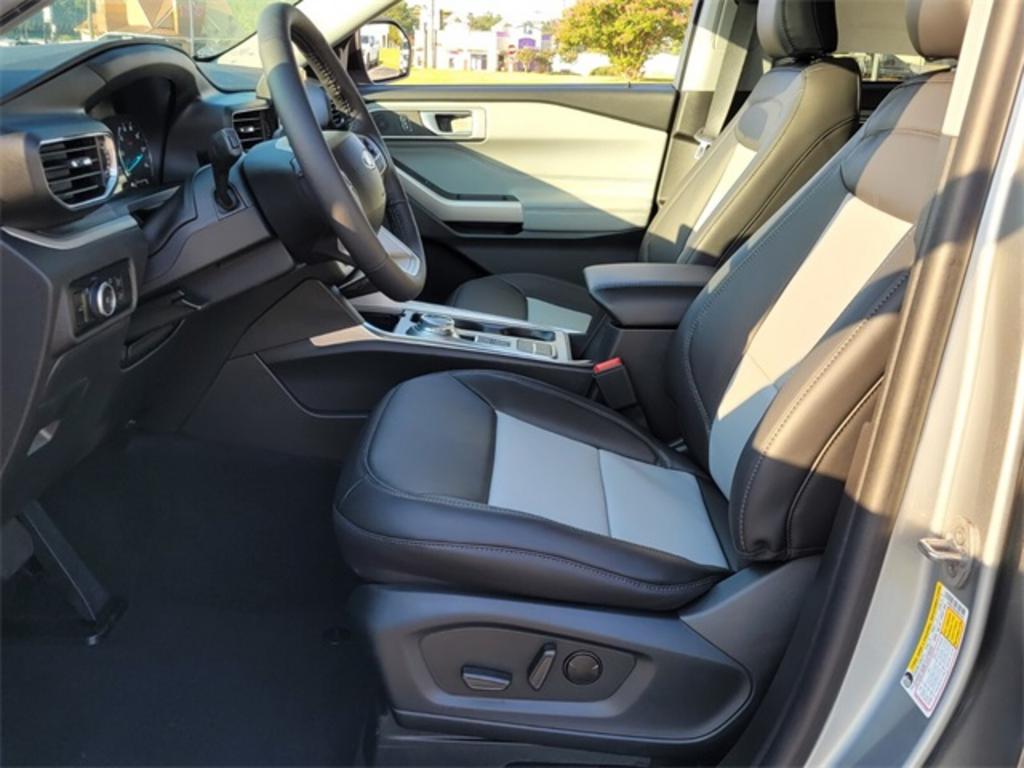 2023 Ford Explorer XLT photo