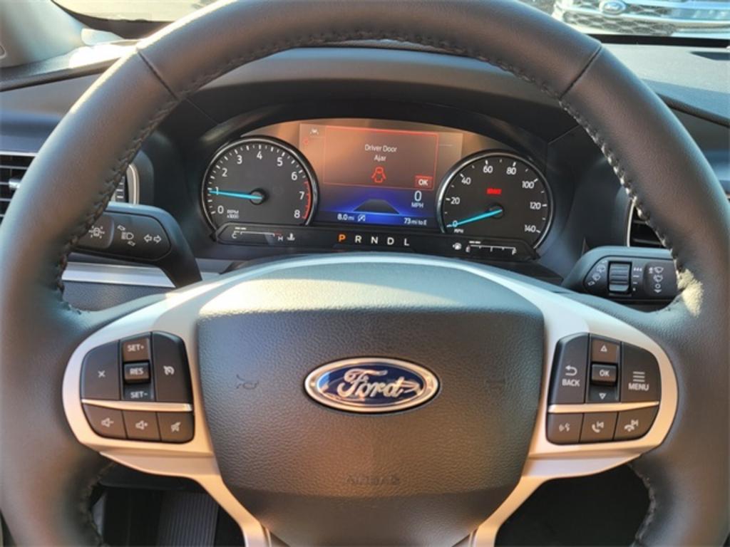 2023 Ford Explorer XLT photo