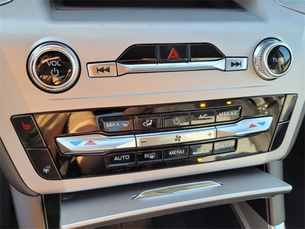 2023 Ford Explorer XLT photo