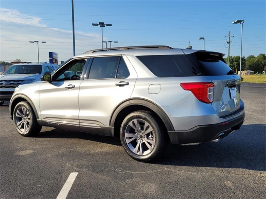 2023 Ford Explorer XLT photo