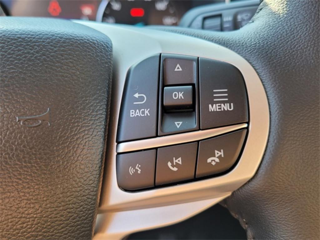 2023 Ford Explorer XLT photo