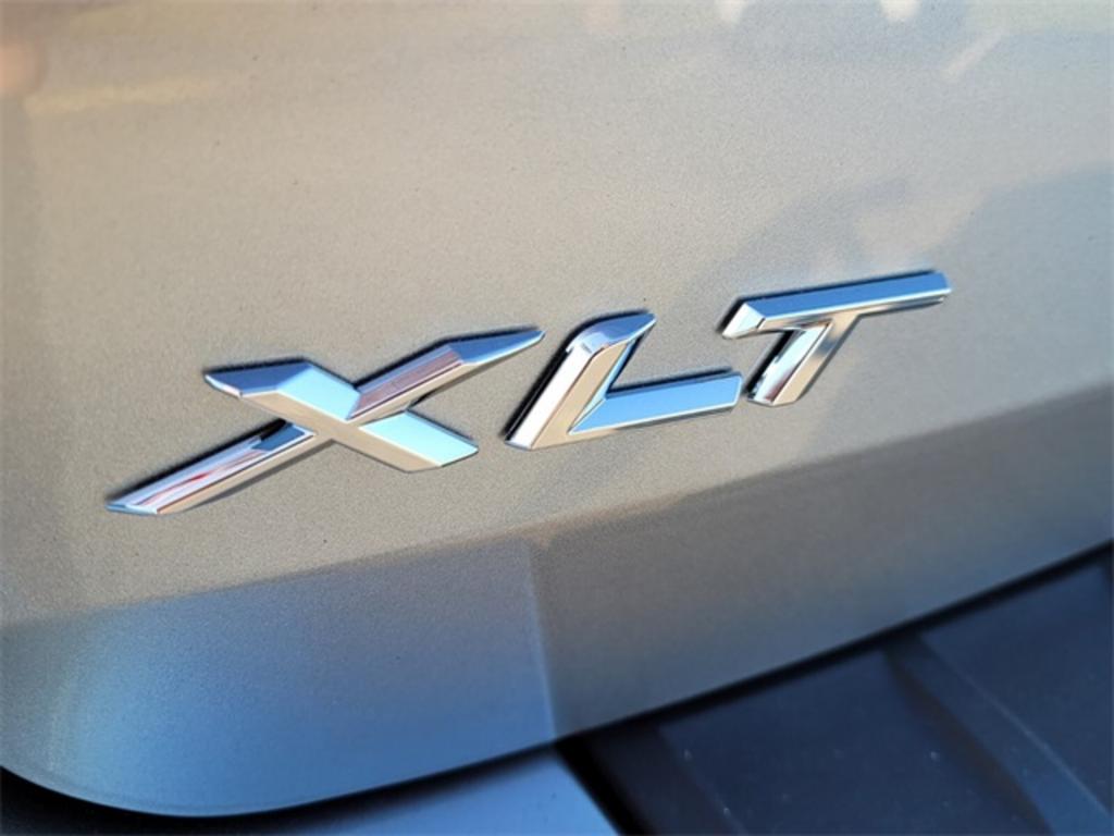 2023 Ford Explorer XLT photo