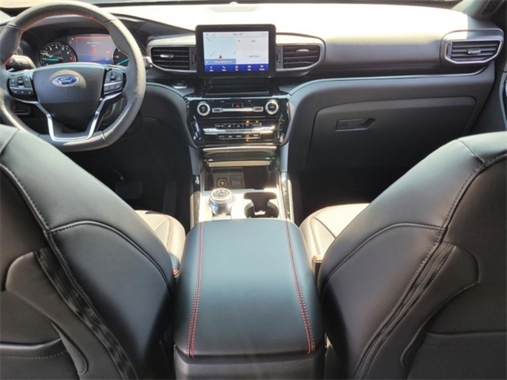2023 Ford Explorer ST-Line photo