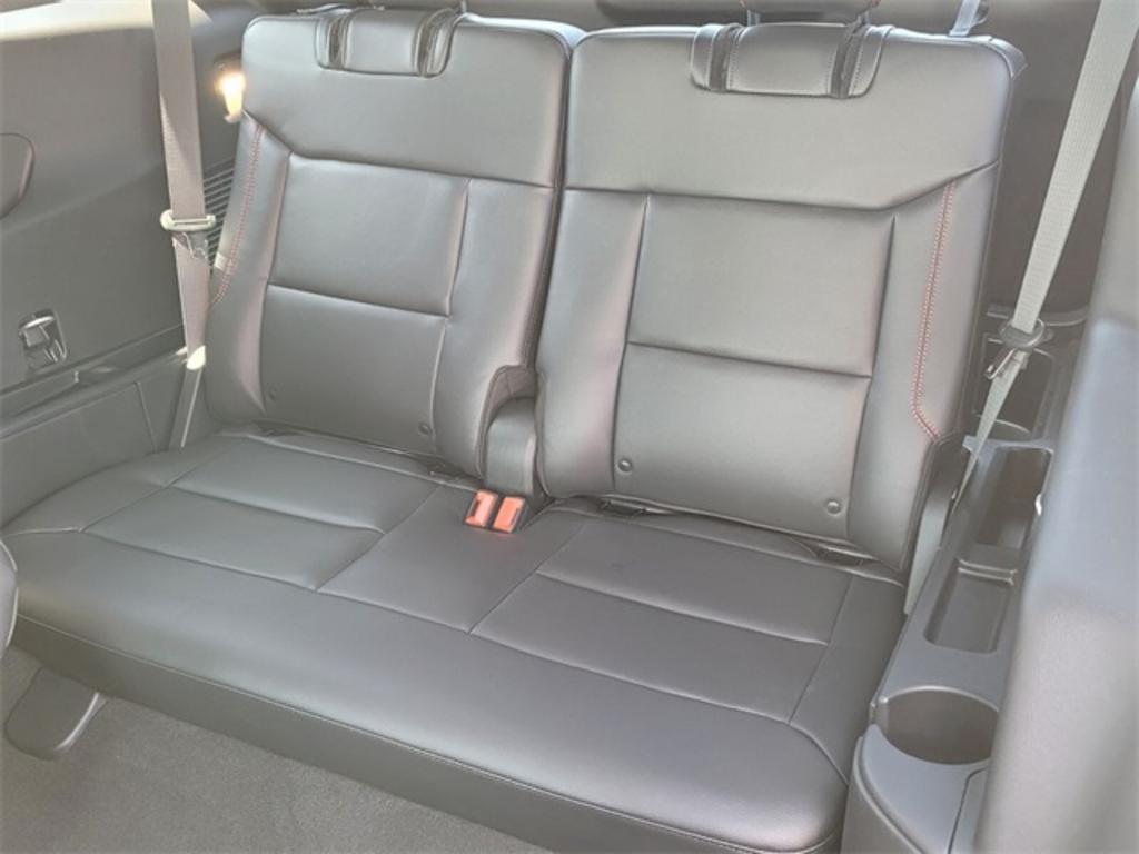 2023 Ford Explorer ST-Line photo